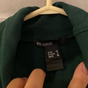 2 Turtle neck long sleeves